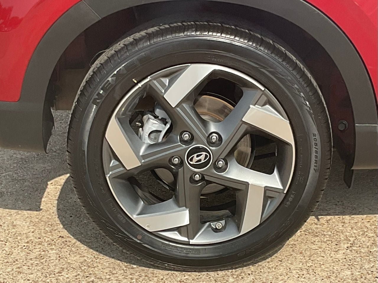 Used 2025 Hyundai Venue SEL FWD image 7