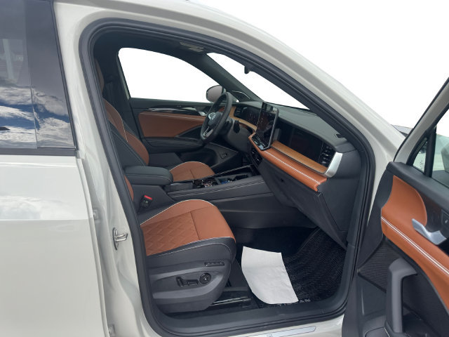 New 2026 Volkswagen Tiguan SEL R-Line AWD/4WD image 13
