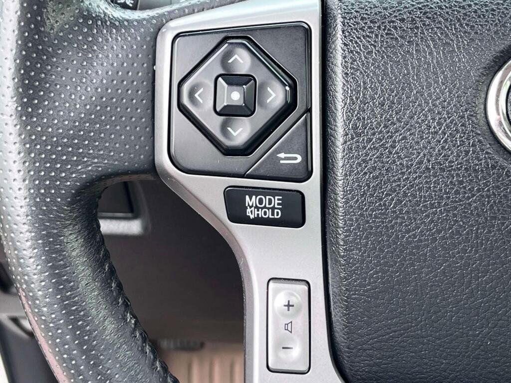 Used 2016 Toyota 4Runner Limited AWD/4WD image 37