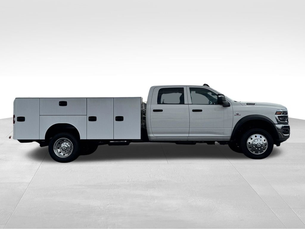 New 2025 RAM 5500 Tradesman AWD/4WD image 8