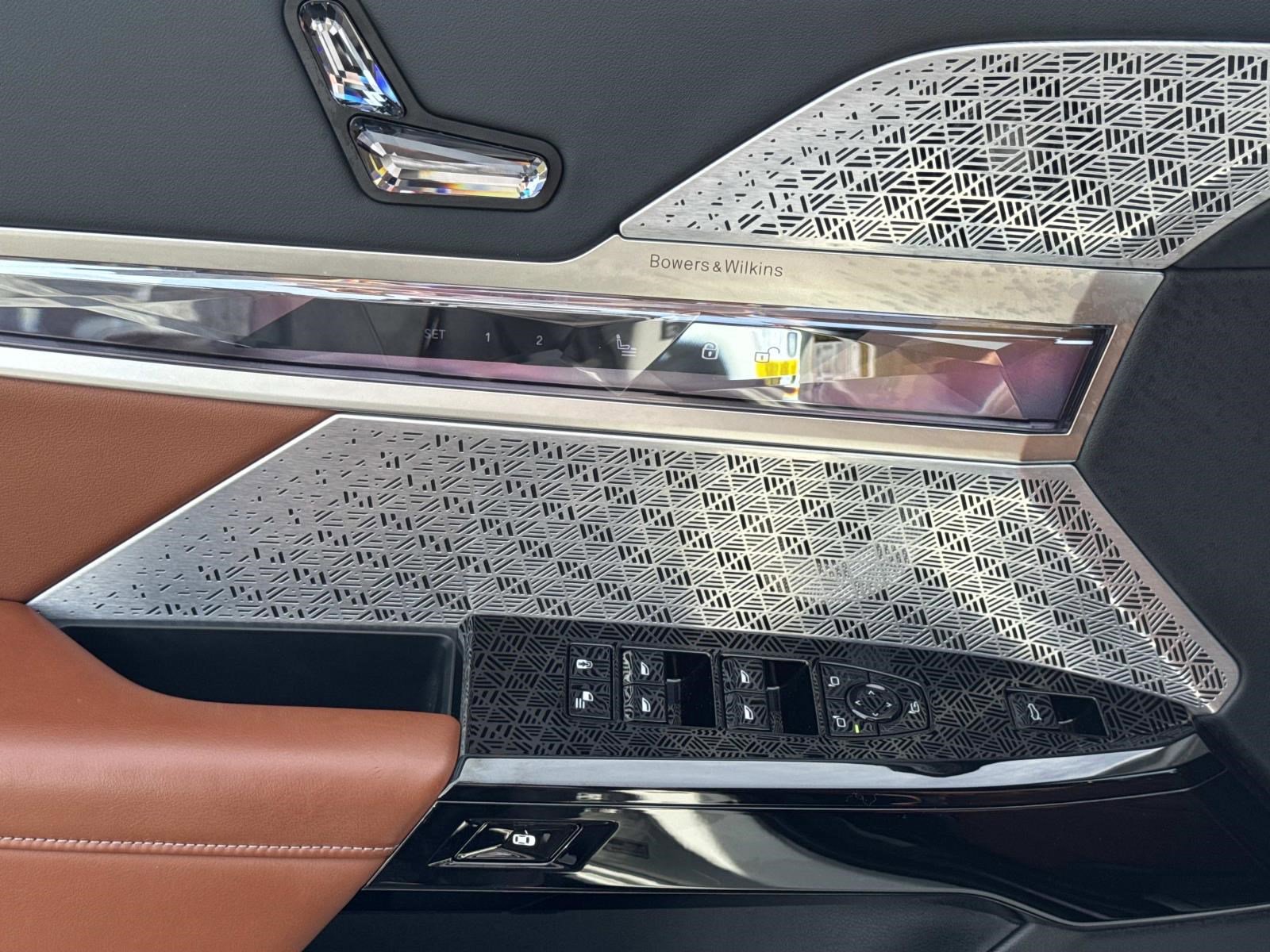 Certified 2024 BMW i7 xDrive60 w/ Executive Package image 20