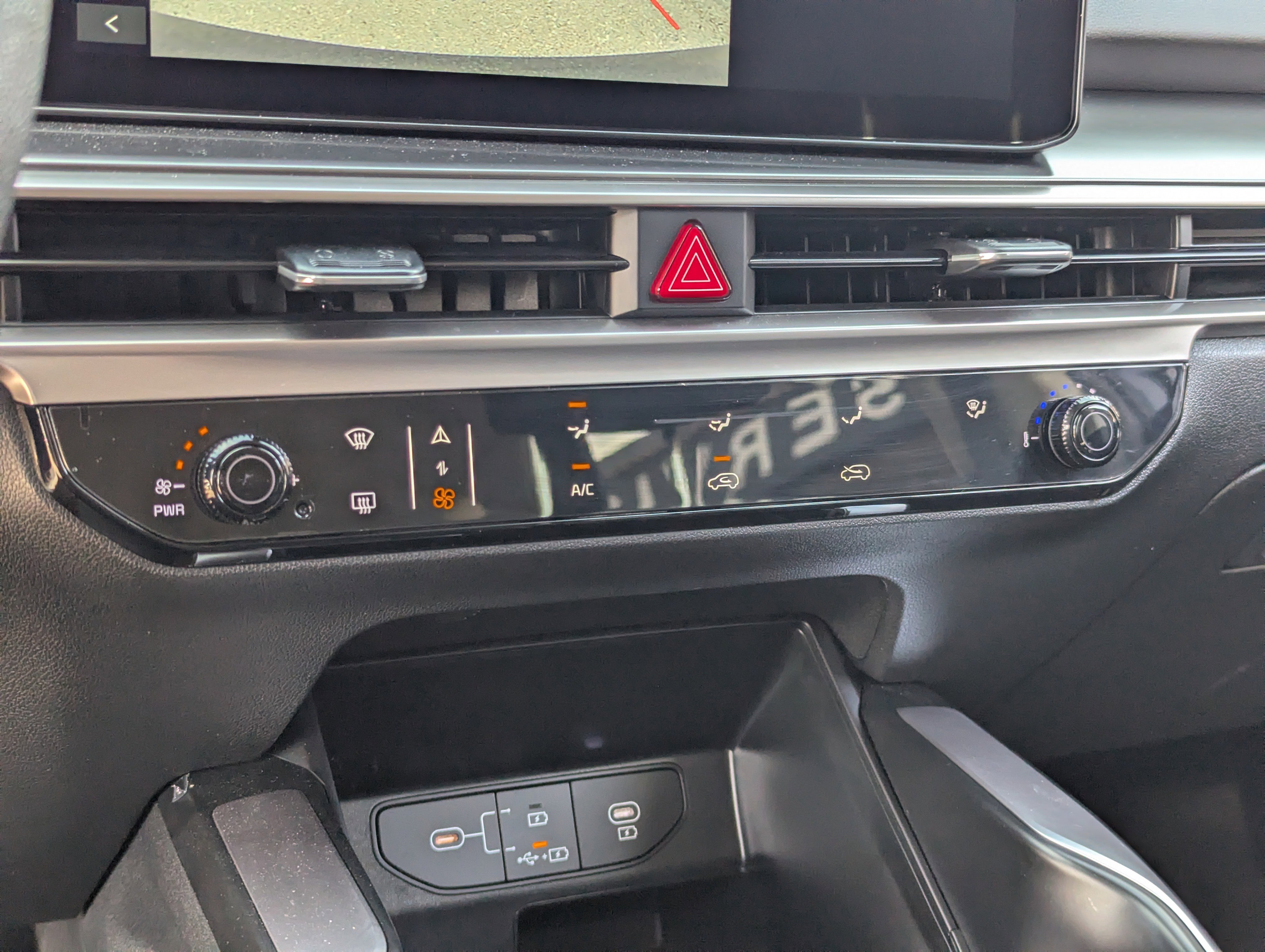 Certified 2025 Kia Sorento LX image 26