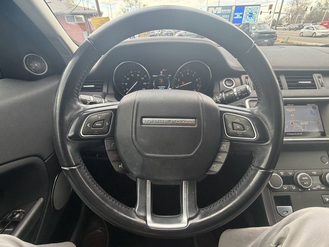 Used 2019 Land Rover Range Rover Evoque SE image 30