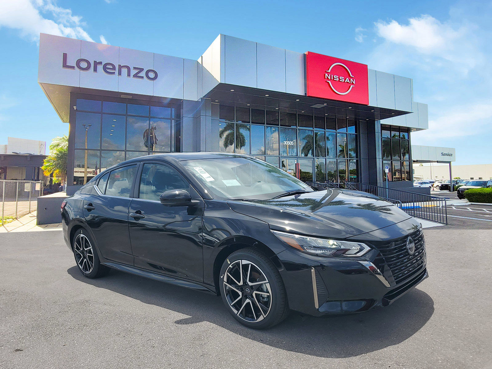 Used 2025 Nissan Sentra SR w/ SR Premium Package FWD image 3