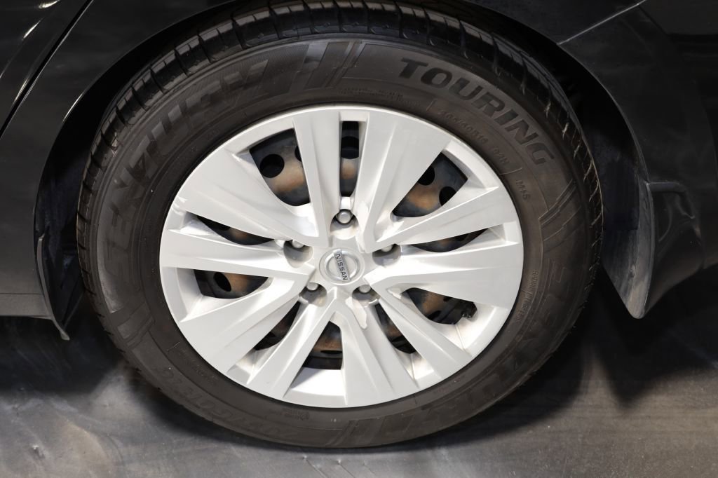 Used 2020 Nissan Sentra S image 29