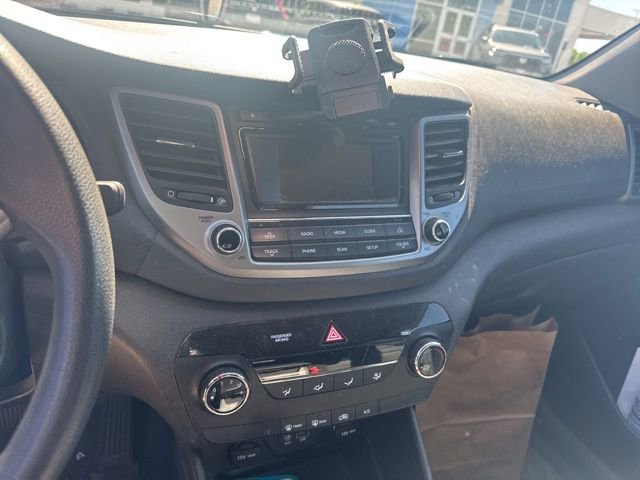 Used 2016 Hyundai Tucson SE w/ Option Group 02 AWD/4WD video 3