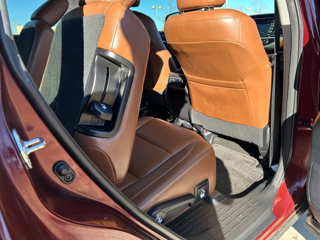 Used 2017 Toyota Highlander Limited image 24