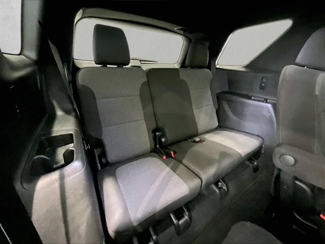 Used 2023 Chevrolet Traverse LT FWD image 30