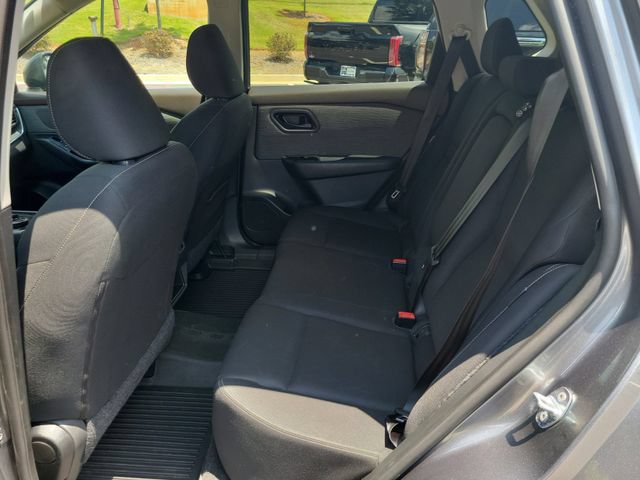 Used 2023 Nissan Rogue S AWD/4WD image 10