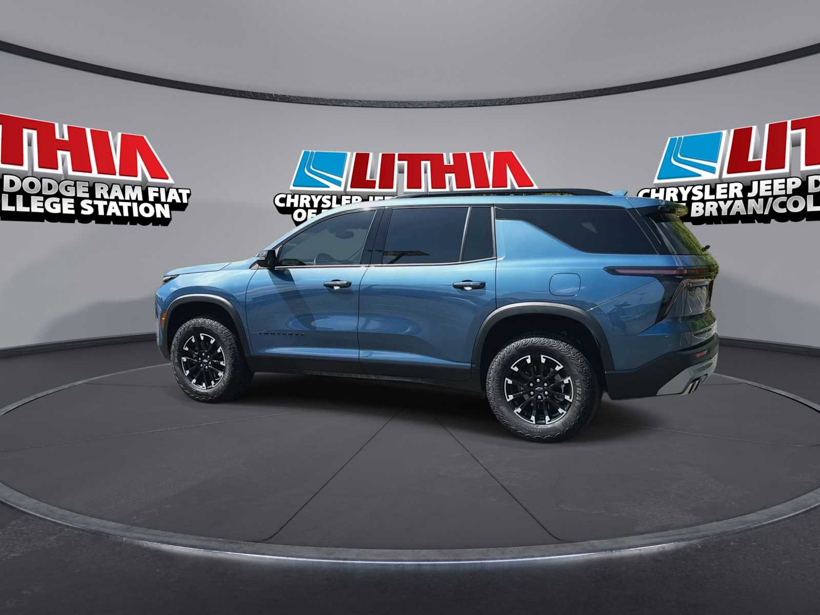 Used 2025 Chevrolet Traverse Z71 image 5