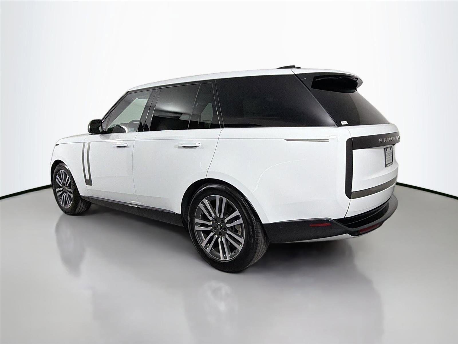 Certified 2025 Land Rover Range Rover SE AWD/4WD image 7