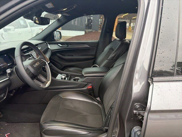 Used 2023 Jeep Grand Cherokee L Laredo image 11