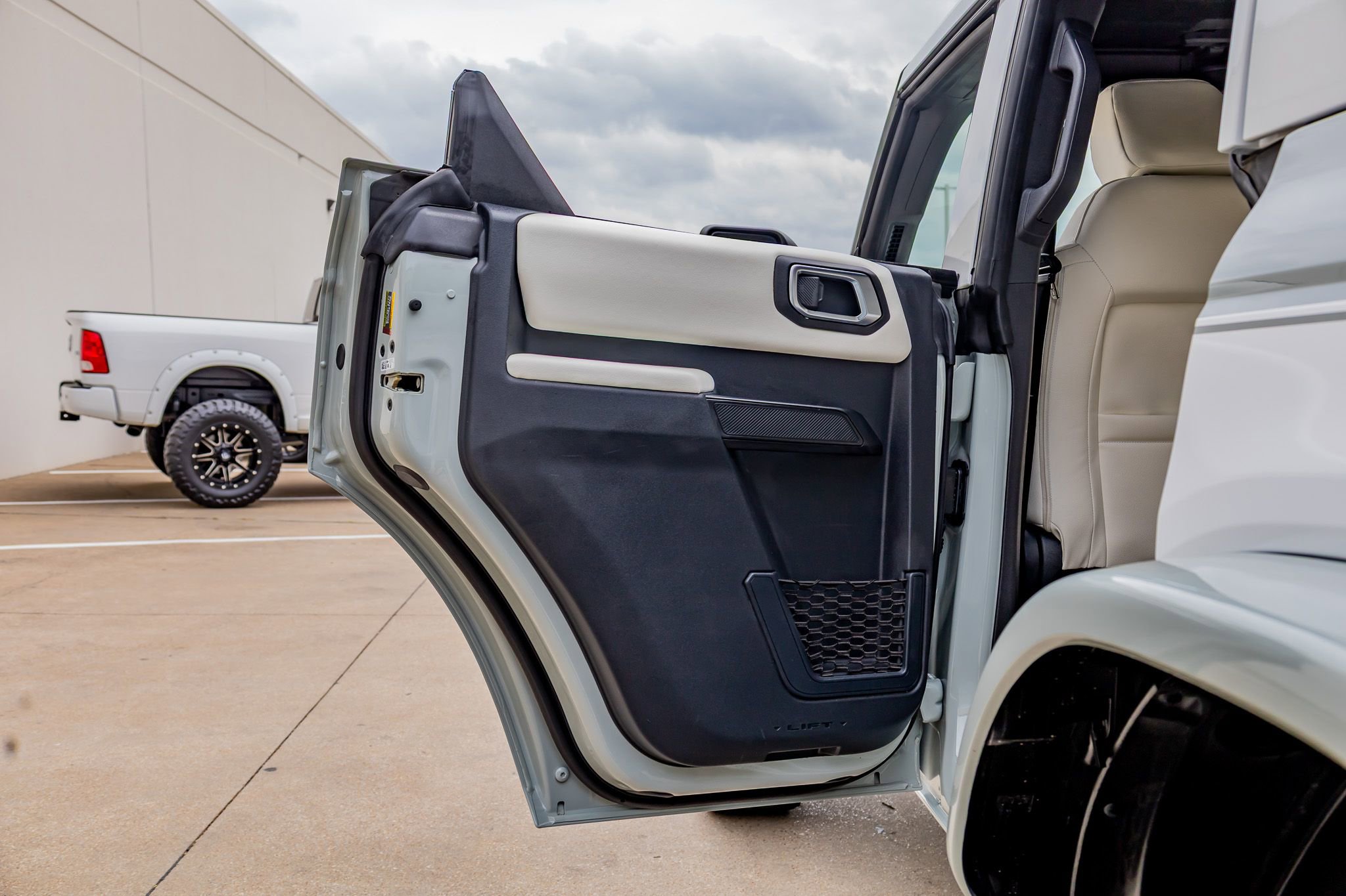 Used 2023 Ford Bronco Heritage Edition AWD/4WD image 39