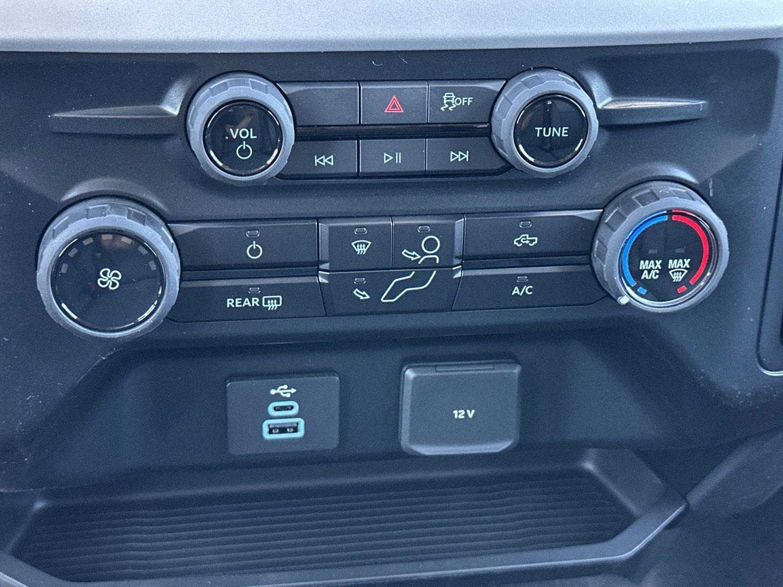 New 2026 Ford F250 XLT w/ FX4 Off-Road Package image 25