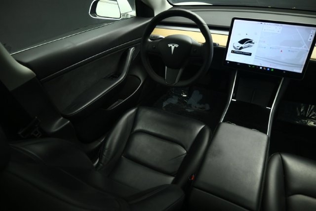 Used 2020 Tesla Model 3 Standard Range RWD image 45