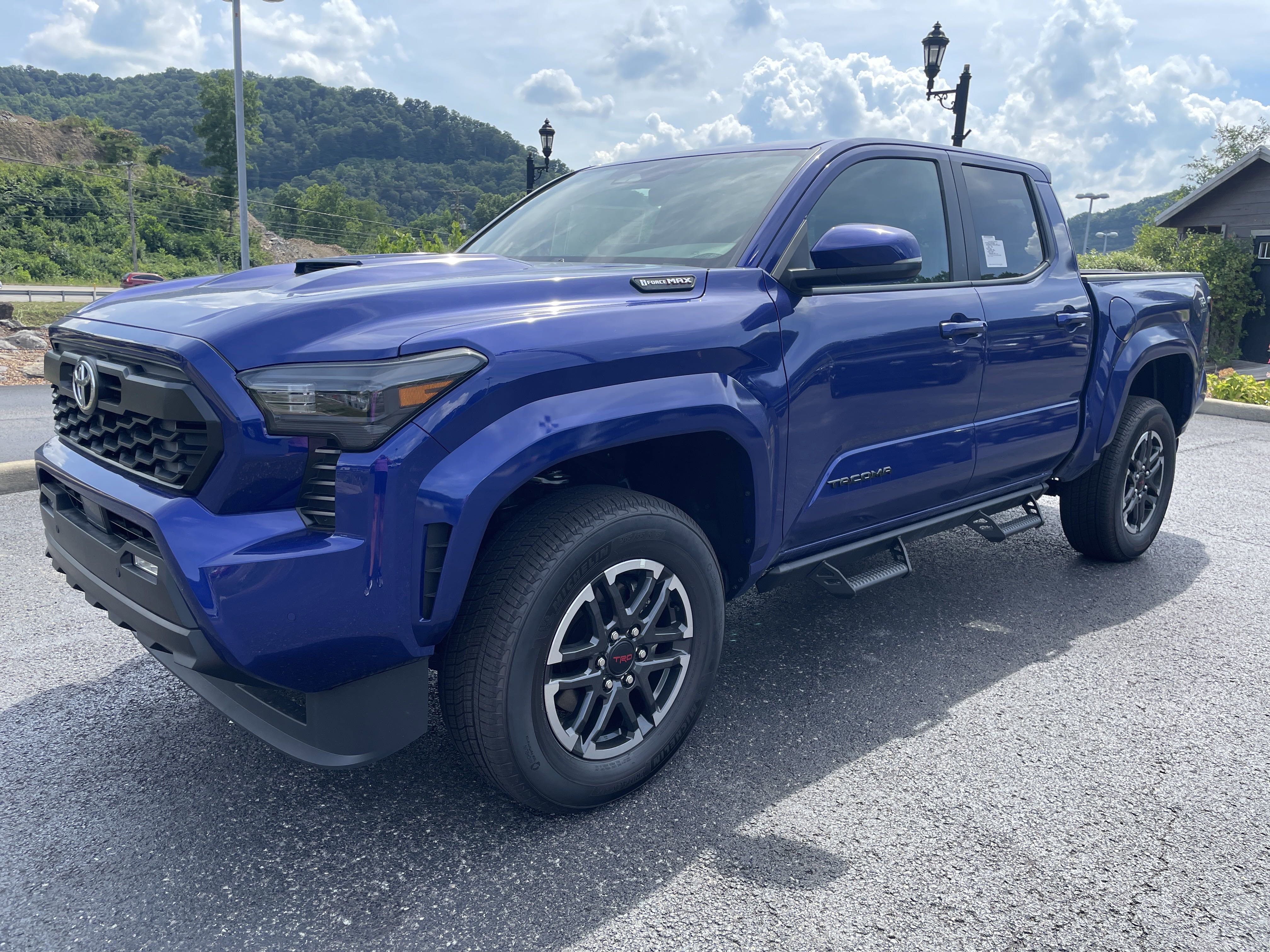 New 2025 Toyota Tacoma TRD Sport image 3