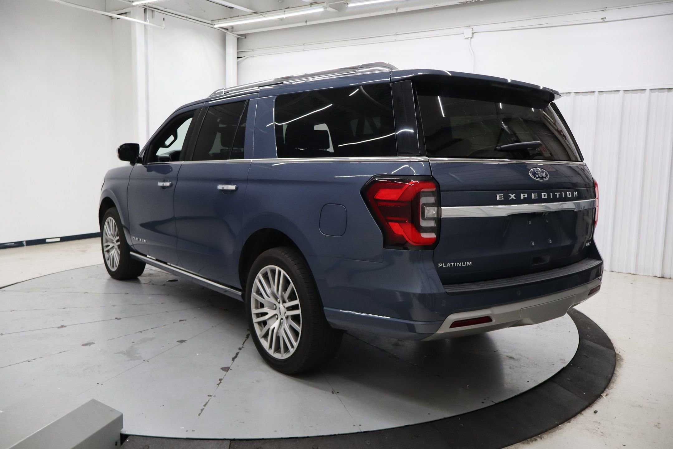 Used 2022 Ford Expedition Max Platinum AWD/4WD image 8