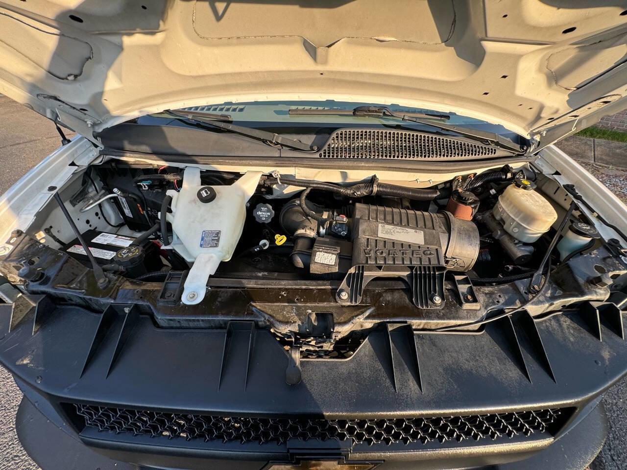 Used 2017 Chevrolet Express 2500 image 20