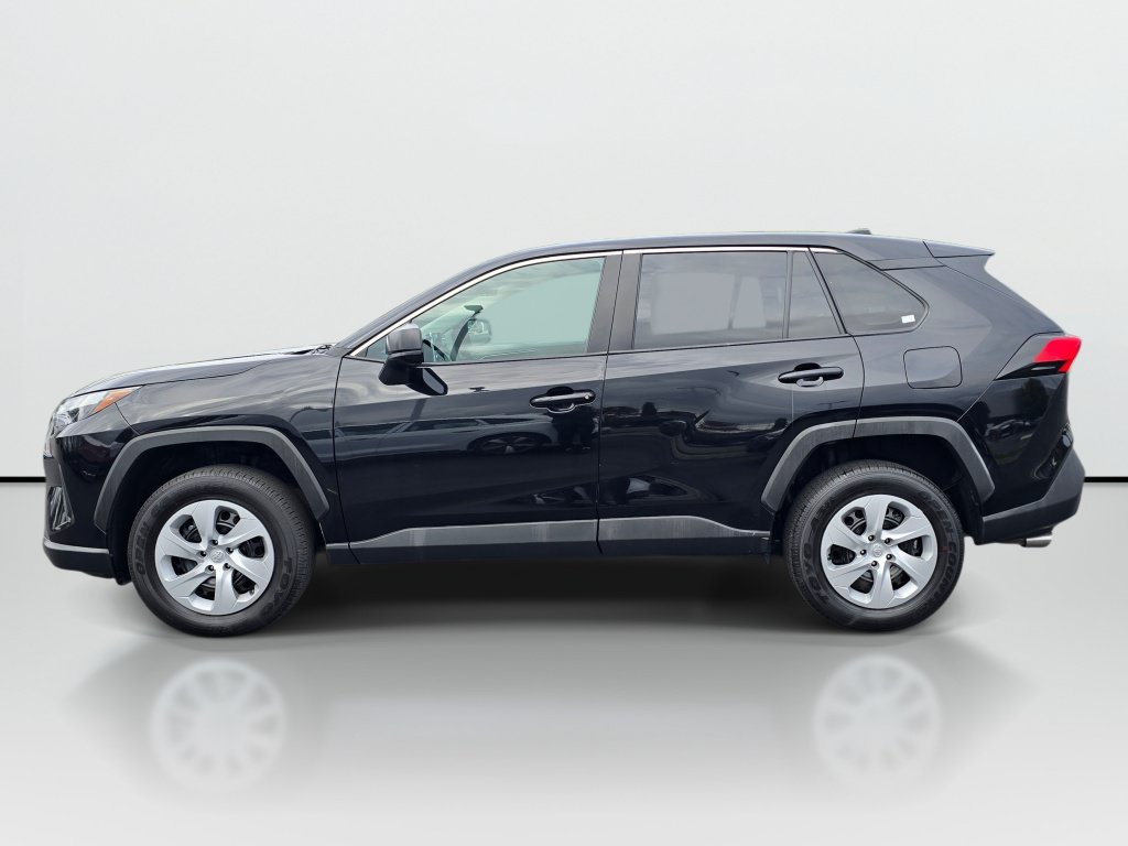 Used 2025 Toyota RAV4 LE AWD/4WD image 2