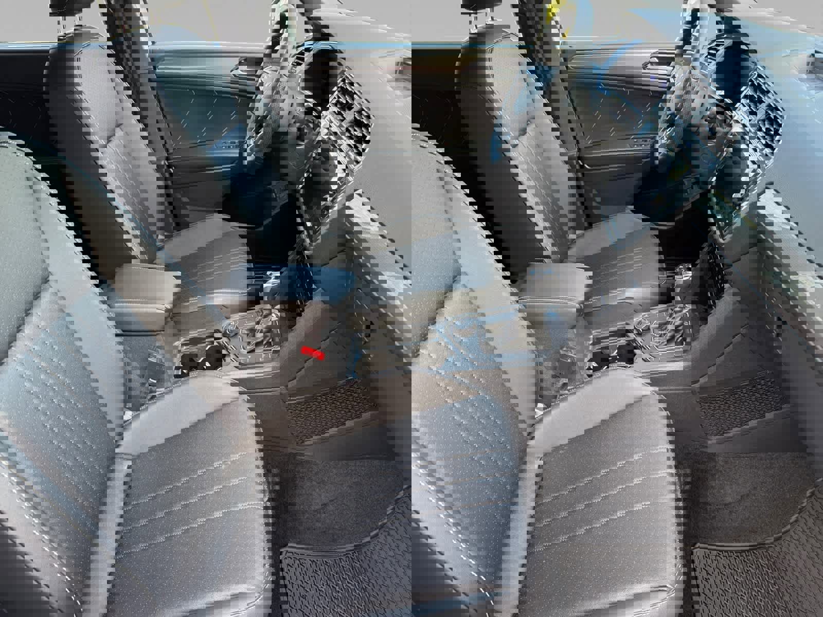 Used 2022 Volkswagen Tiguan SE R-Line AWD/4WD image 11