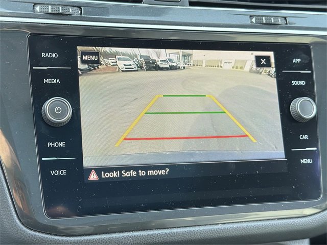 Used 2020 Volkswagen Tiguan SE w/ Panoramic Sunroof Package image 15