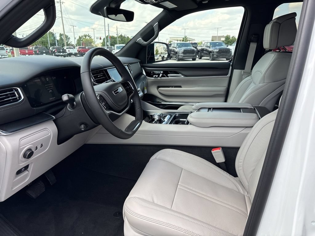 New 2026 Jeep Grand Wagoneer L Summit AWD/4WD image 7