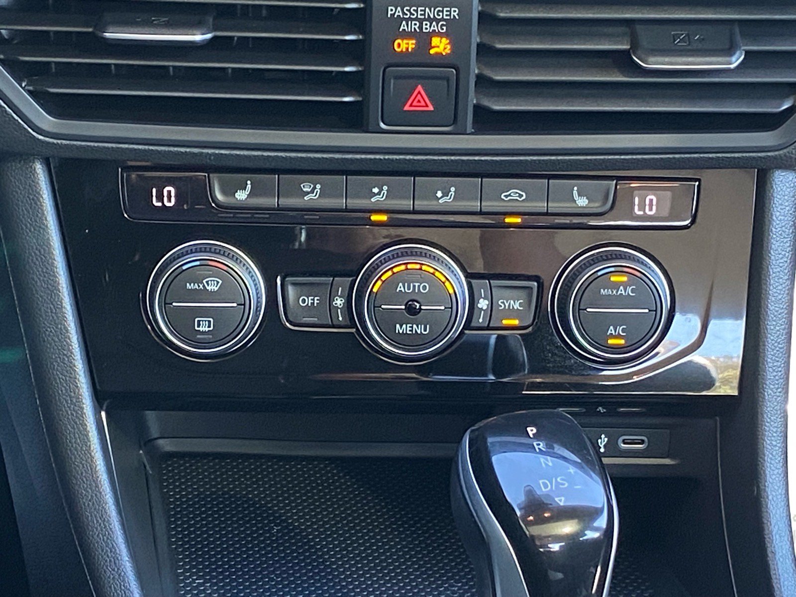Certified 2024 Volkswagen Jetta SE FWD image 10