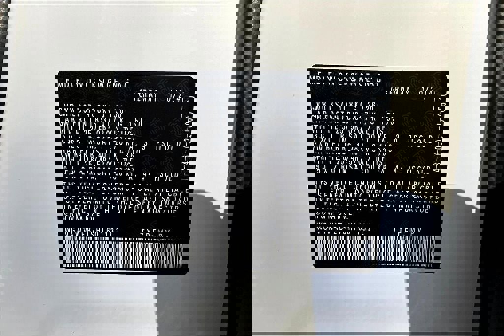 Certified 2025 Volkswagen ID. Buzz Pro S image 21