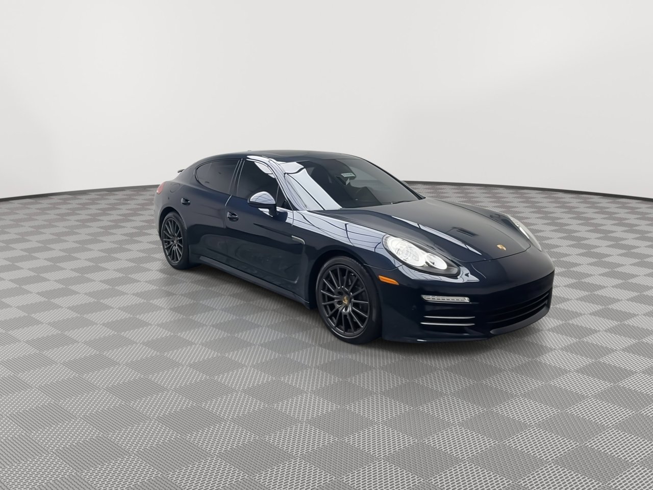 Used 2016 Porsche Panamera 4 Edition image 33