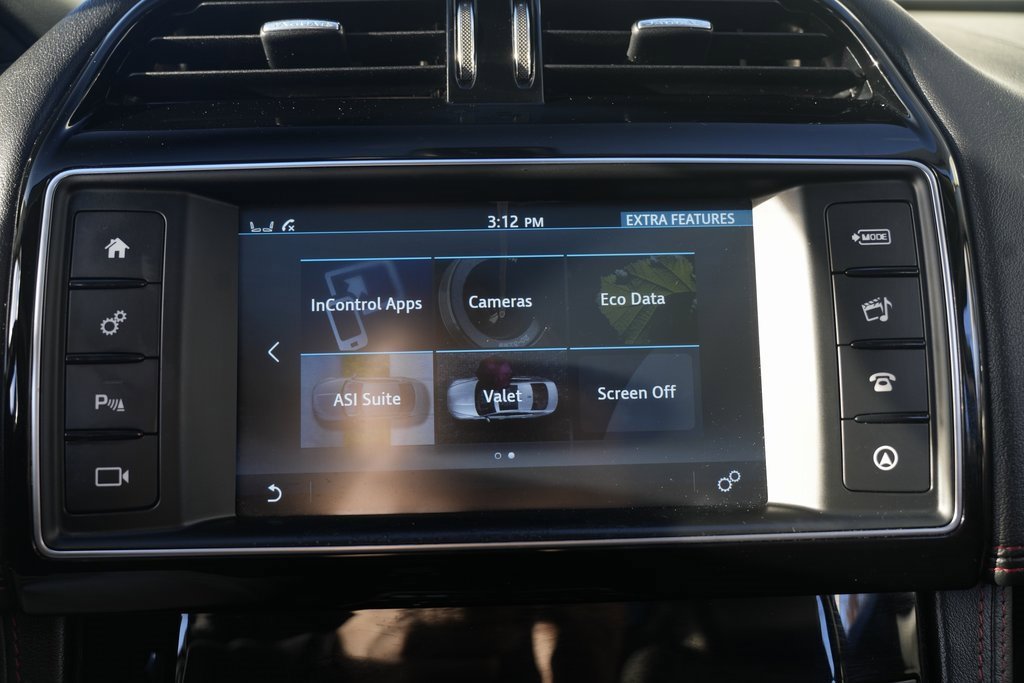 Used 2017 Jaguar F-PACE R-Sport image 57