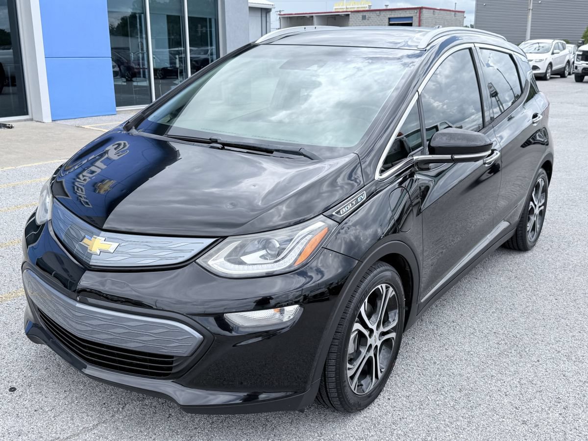 Used 2018 Chevrolet Bolt Premier w/ Driver Confidence II Package FWD image 1