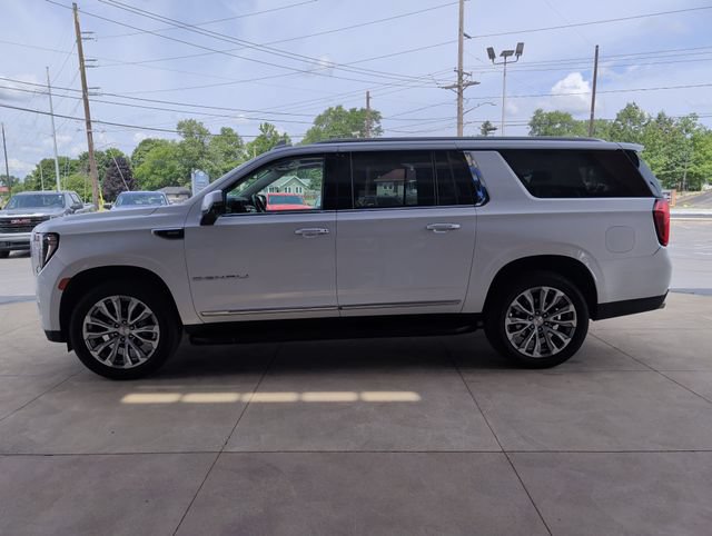 Used 2021 GMC Yukon XL Denali w/ LPO, Illumination Package AWD/4WD image 6