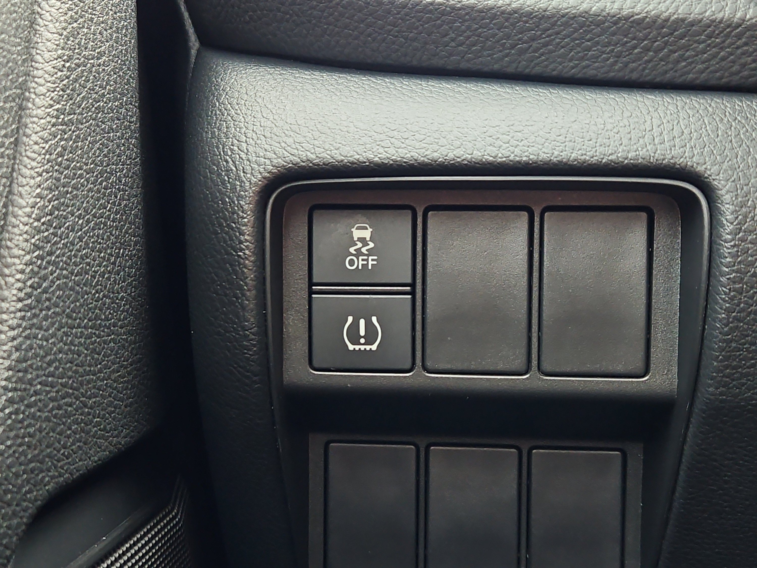 Certified 2018 Honda CR-V LX image 9
