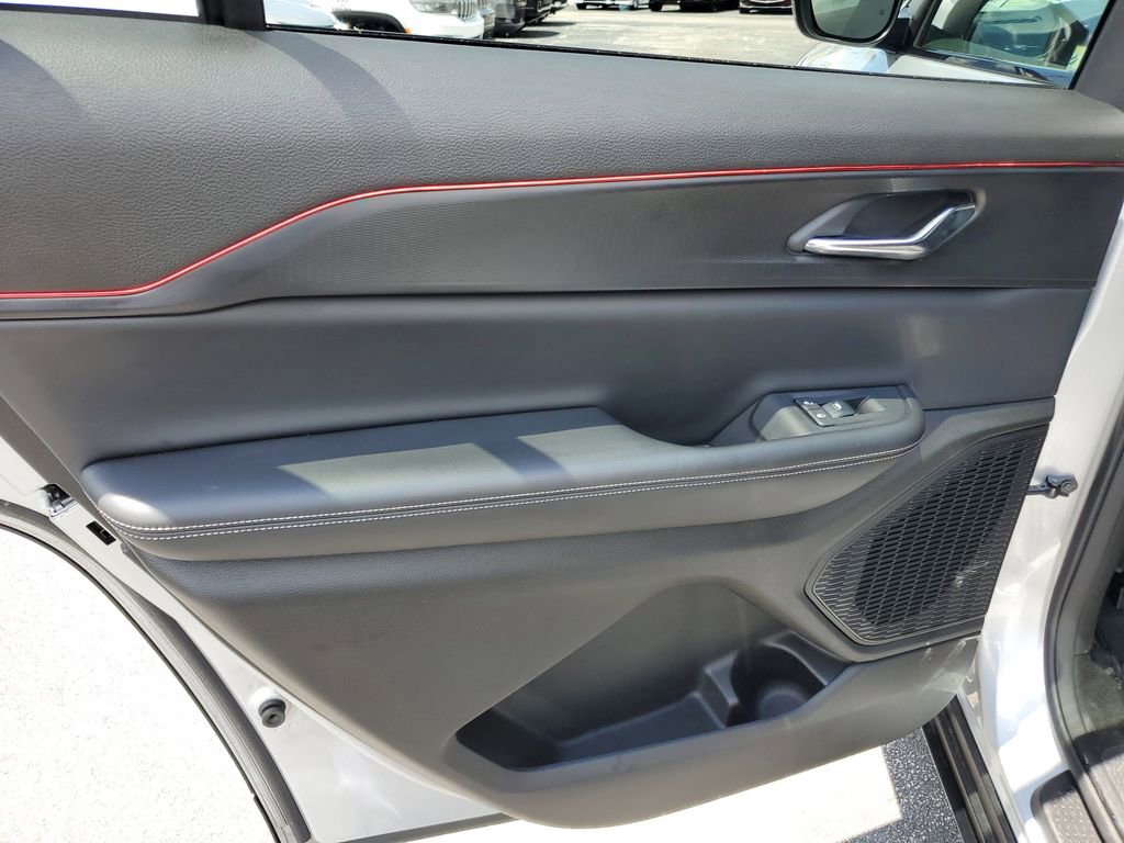 Used 2024 Jeep Grand Cherokee L Laredo w/ Trailer Tow Package image 8