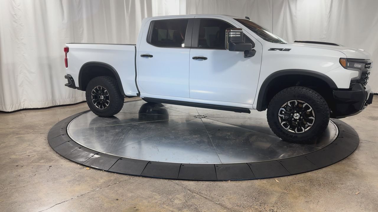 Used 2024 Chevrolet Silverado 1500 ZR2 w/ Technology Package image 7