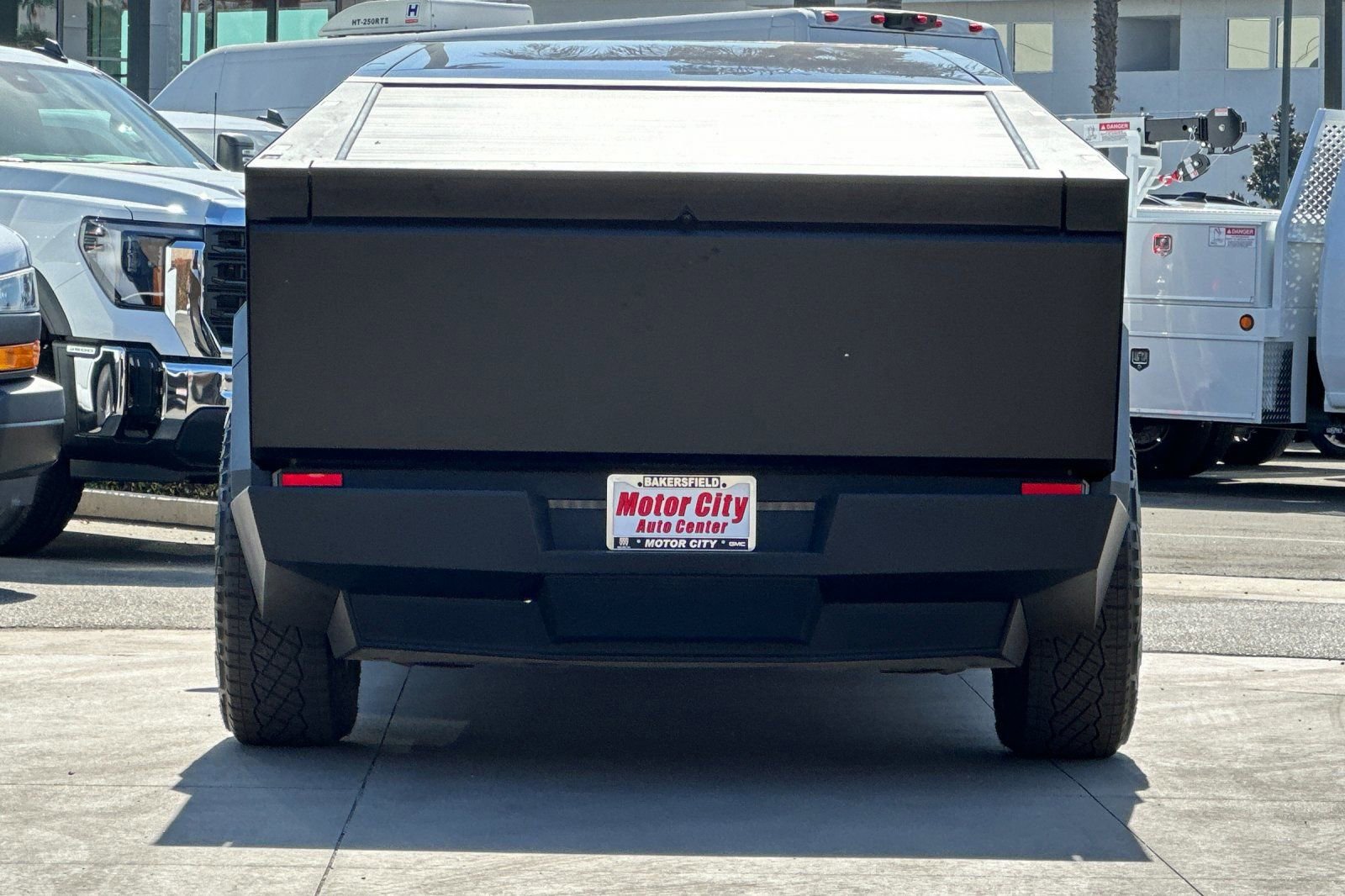 Used 2024 Tesla Cybertruck AWD Crew Cab image 5