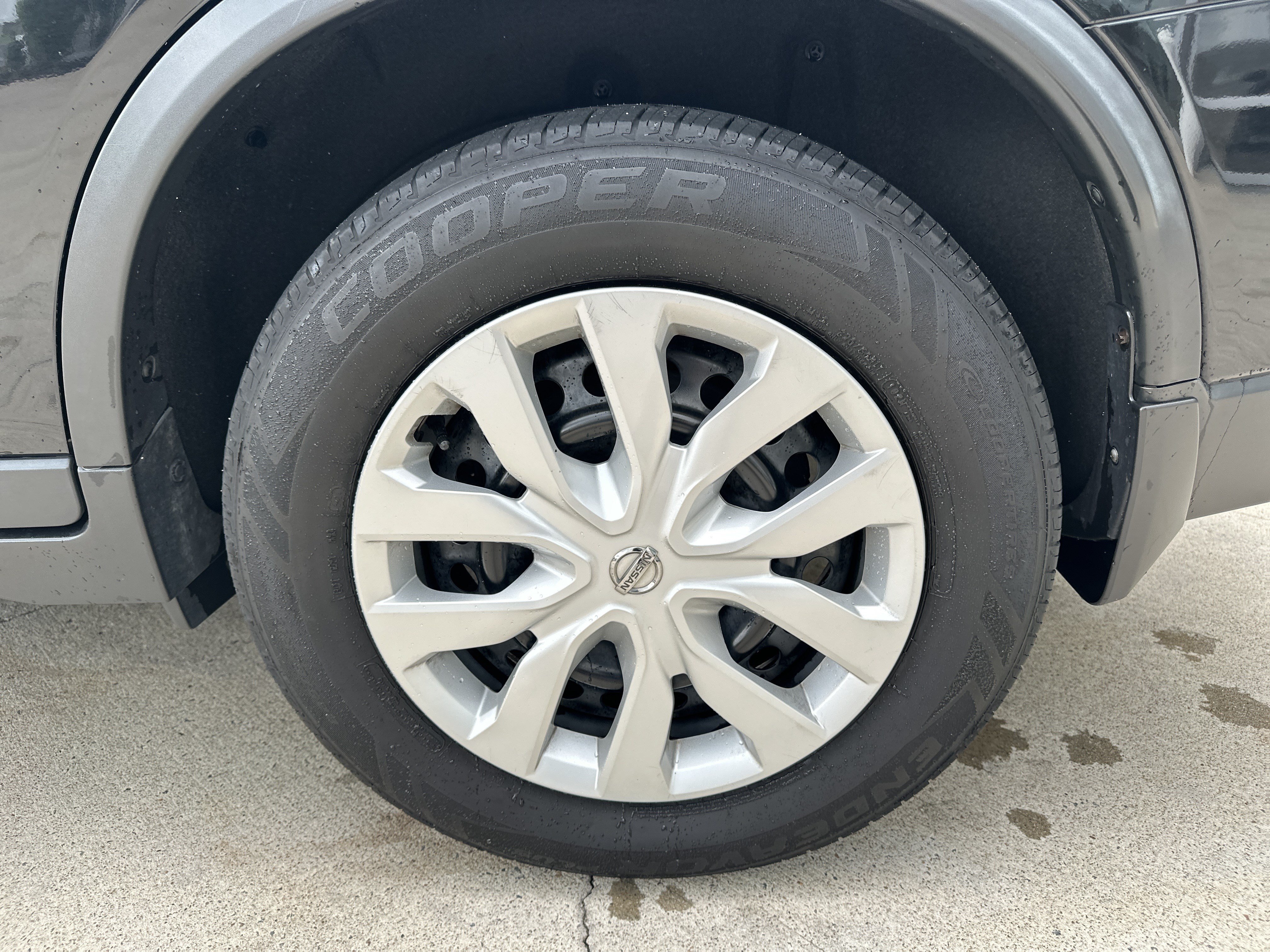 Used 2018 Nissan Rogue S AWD/4WD image 34