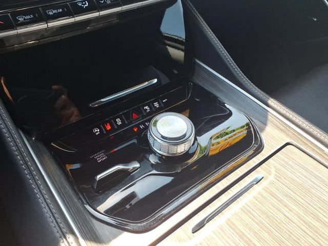 Certified 2024 Jeep Wagoneer Series II AWD/4WD image 27