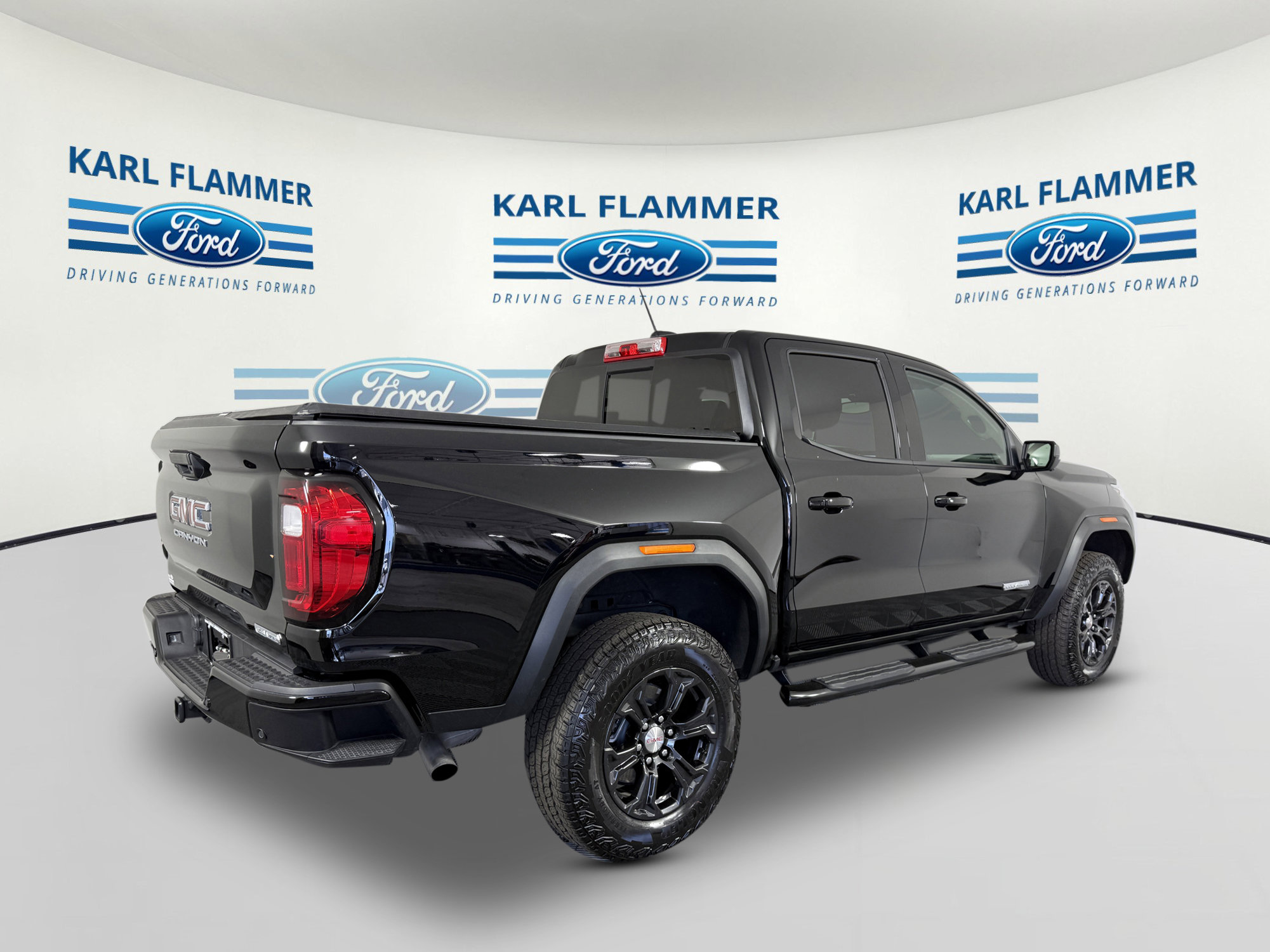 Used 2024 GMC Canyon Elevation w/ Convenience Package image 3