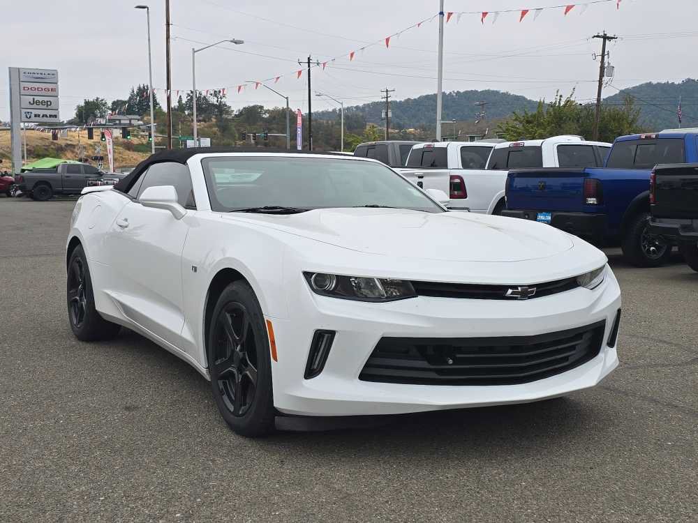 Used 2016 Chevrolet Camaro LT RWD image 4