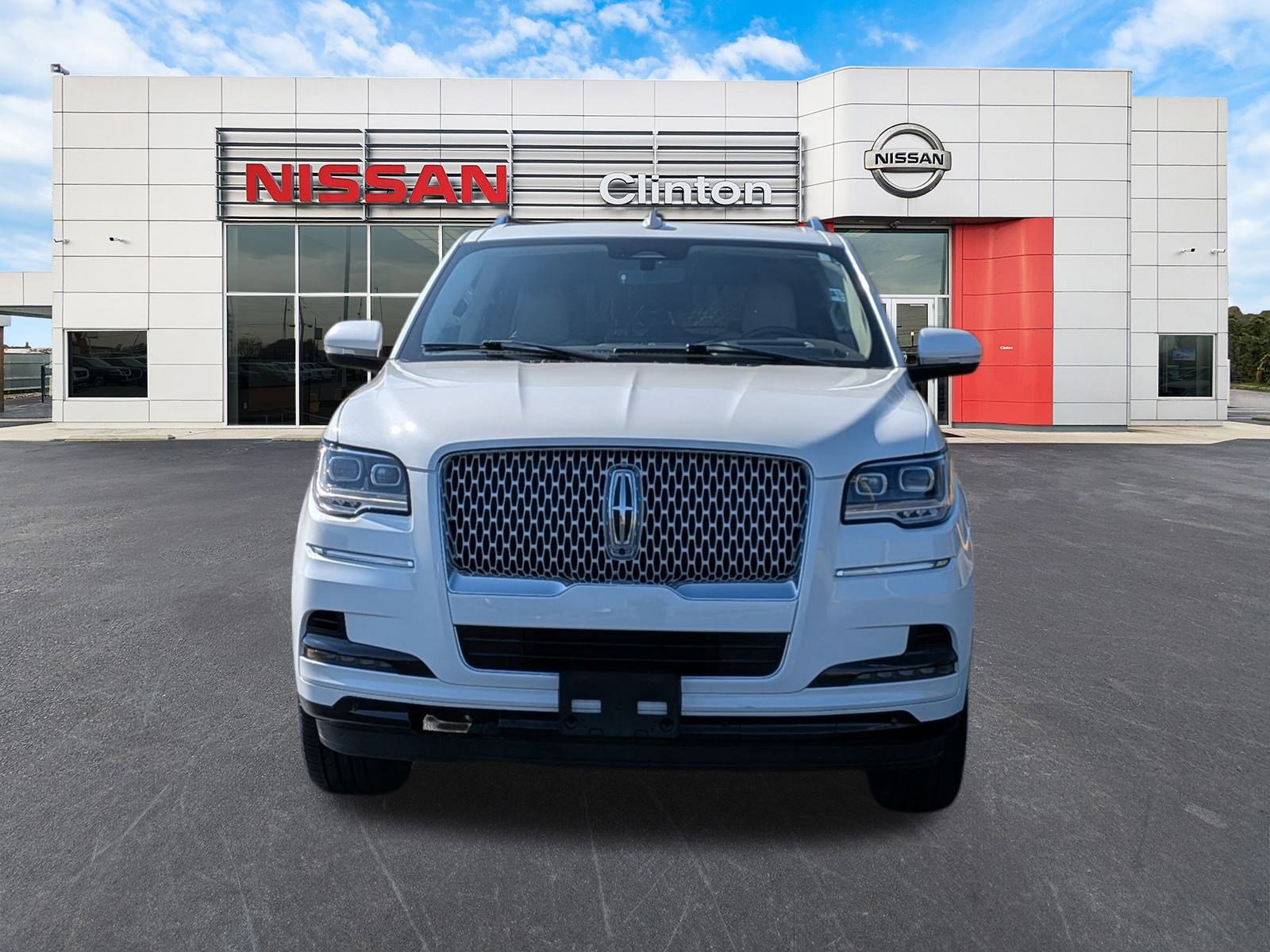Used 2022 Lincoln Navigator Reserve AWD/4WD image 7