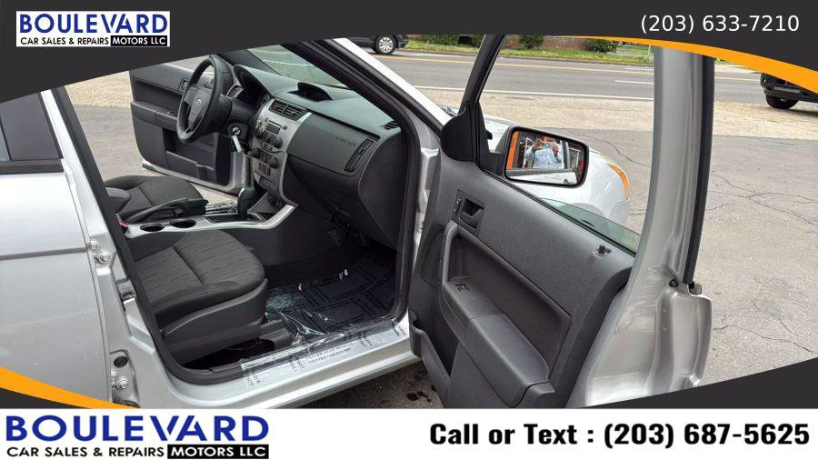 Used 2010 Ford Focus SE image 31