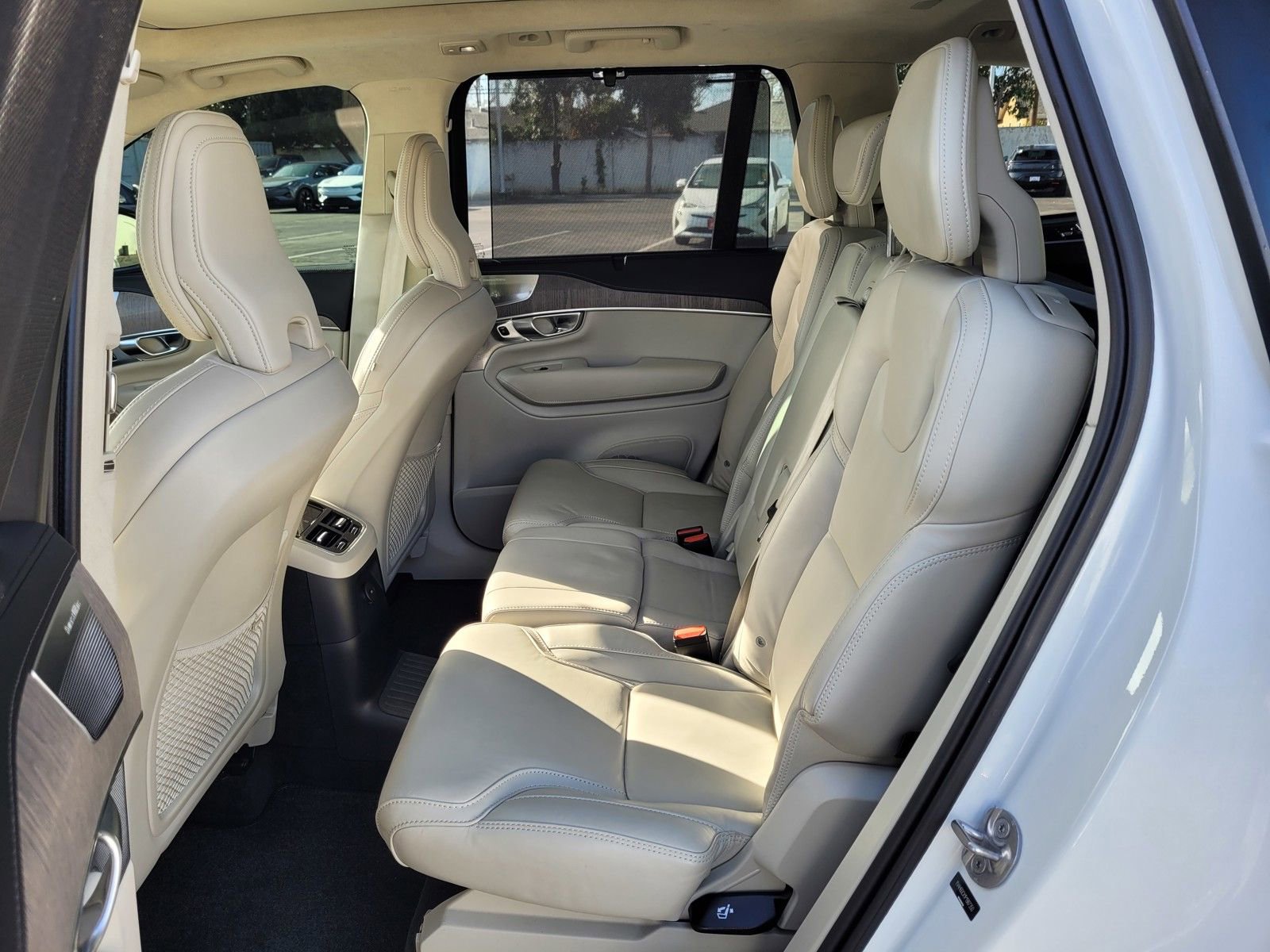 Certified 2023 Volvo XC90 T8 Ultimate w/ Lounge Package AWD/4WD image 11