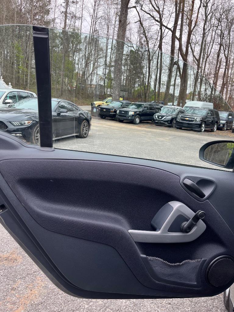 Used 2013 smart fortwo passion image 12