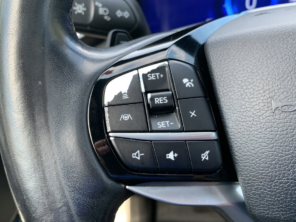 Used 2021 Ford Explorer Platinum w/ Equipment Group 601A AWD/4WD image 22