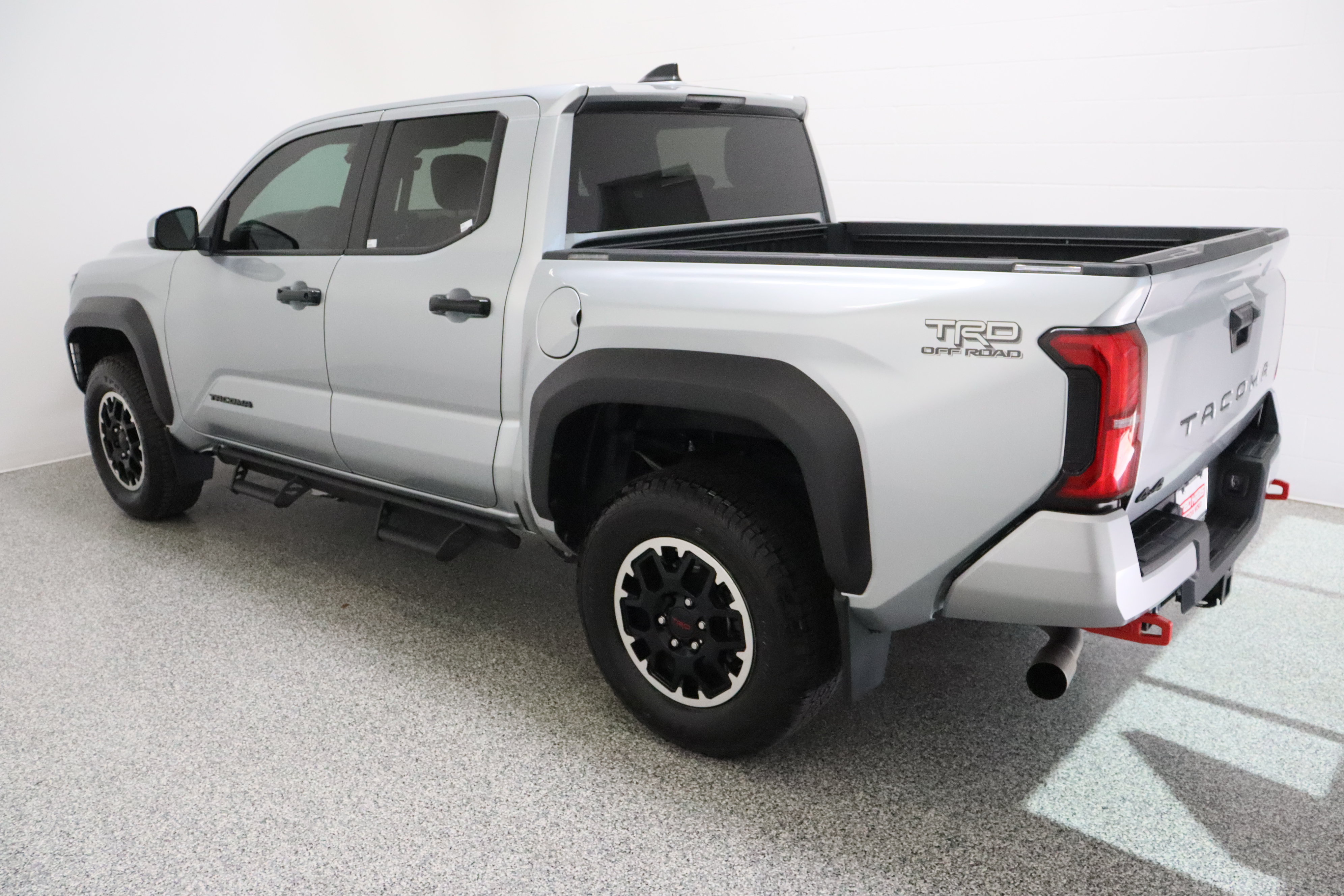 Used 2024 Toyota Tacoma TRD Off-Road AWD/4WD image 9
