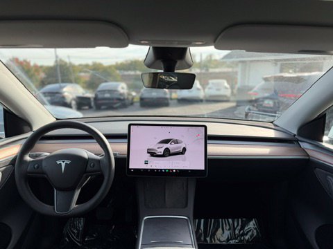 Used 2024 Tesla Model Y Long Range AWD/4WD image 26