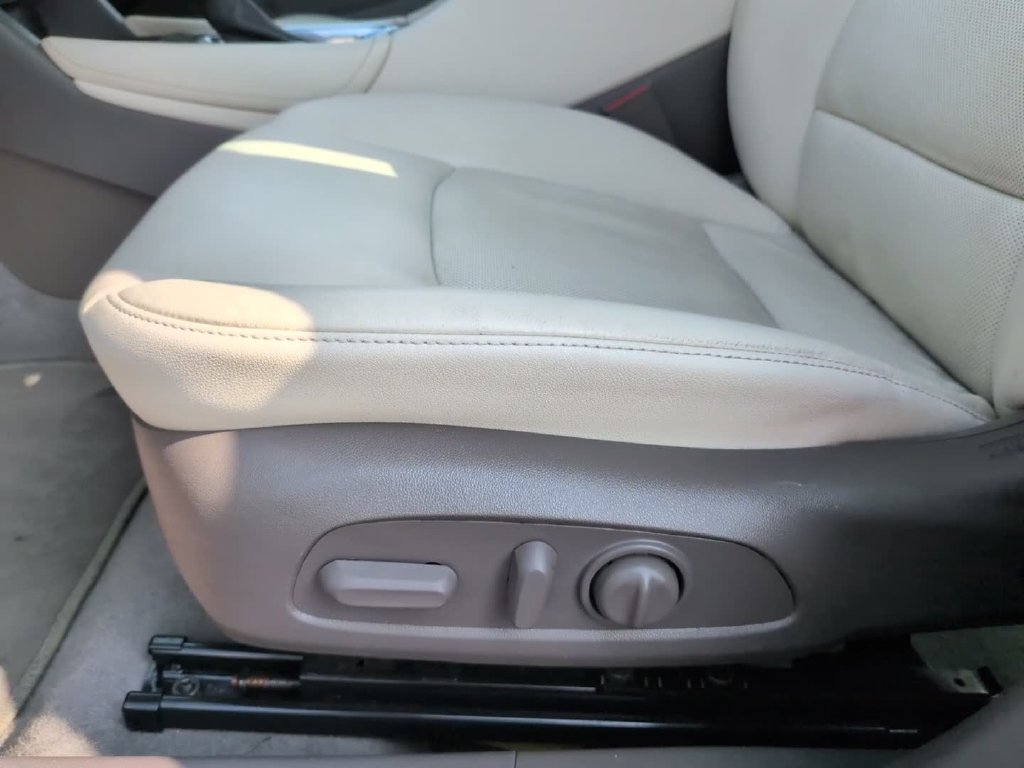 Used 2024 Chevrolet Malibu LT FWD image 16