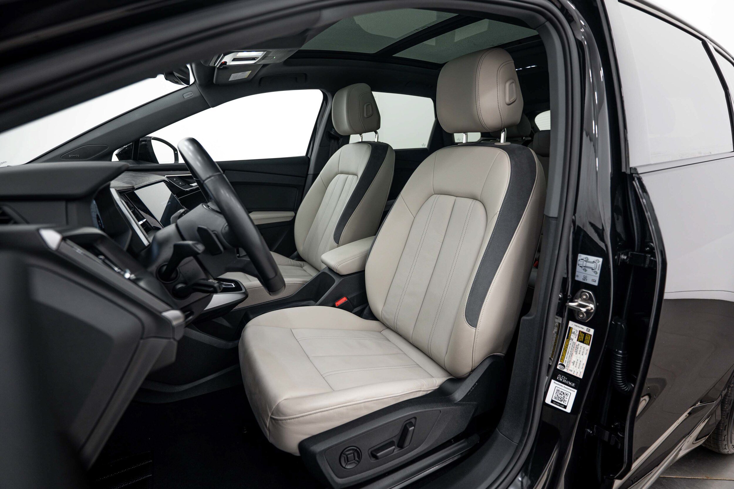 Certified 2023 Audi Q4 e-tron Prestige AWD/4WD image 13