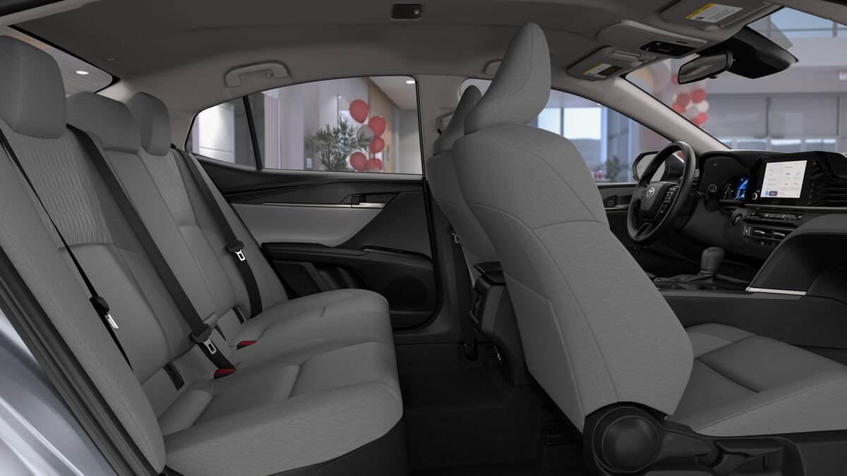 Used 2026 Toyota Camry Hybrid image 24